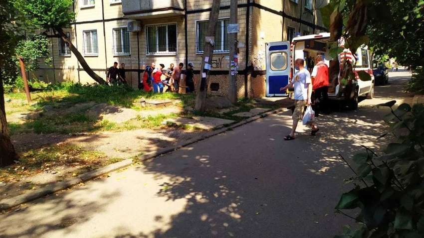 У Дніпропетровській області чоловік викинув співмешканку з вікна багатоповерхівки (ФОТО)