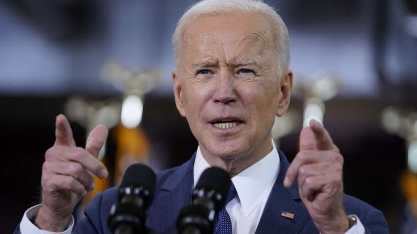 Поставки кассетных боеприпасов Украине: какое решение принял Байден Поставки кассетных боеприпасов Украине: какое решение принял Байден