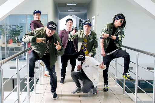 MOZGI випустили кліп на запальну пісню «Девчонка»