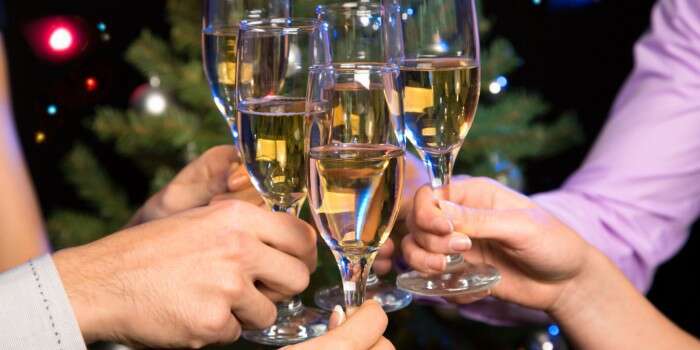 Сколько можно хранить шампанское после открытия