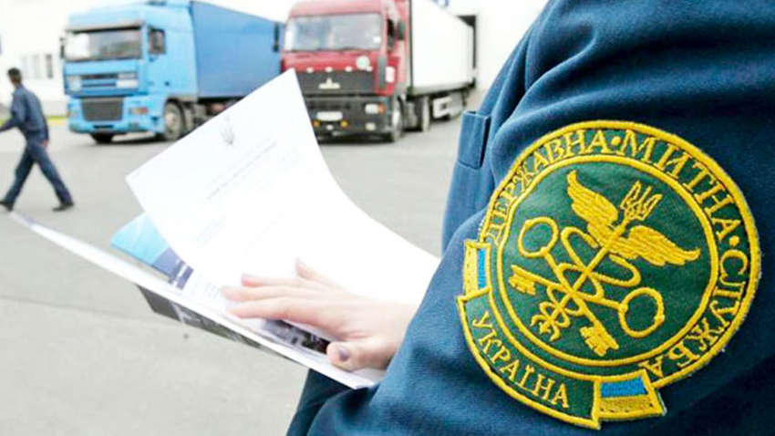 СНБО прошлось санкциями по украинским таможенникам СНБО прошлось санкциями по украинским таможенникам
