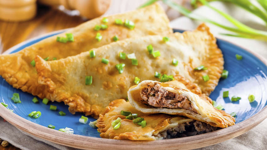 Рецепт чебуреков: как приготовить популярное блюдо на домашней кухне