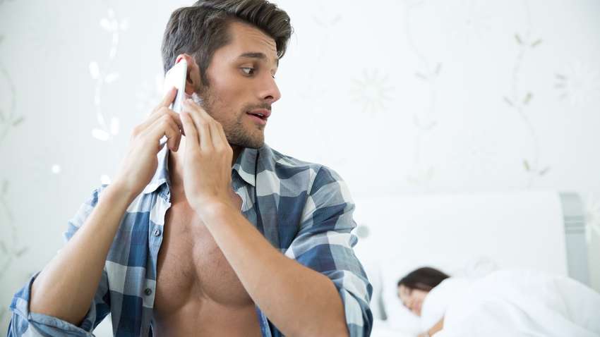 Психолог розповів, як поводиться чоловік після зради