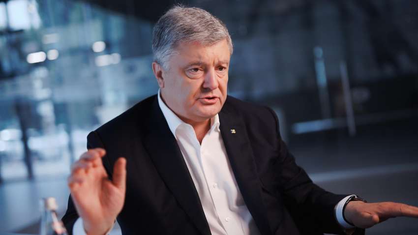 Порошенко побачив у справах проти нього «російський слід» 