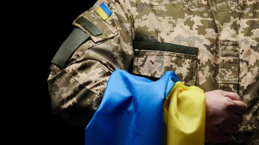 Росіяни розстріляли групу українських військовополонених – Стерненко Росіяни розстріляли групу українських військовополонених – Стерненко