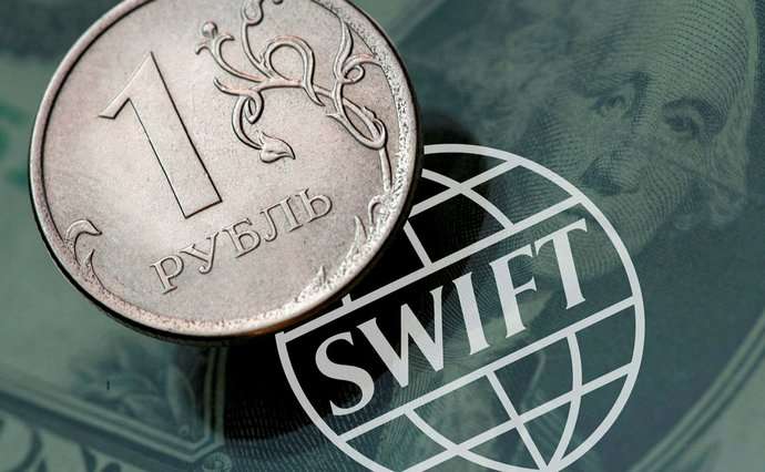 РФ хочет возобновить связь с SWIFT или заблокировать зерновую сделку: может ли на это пойти Запад