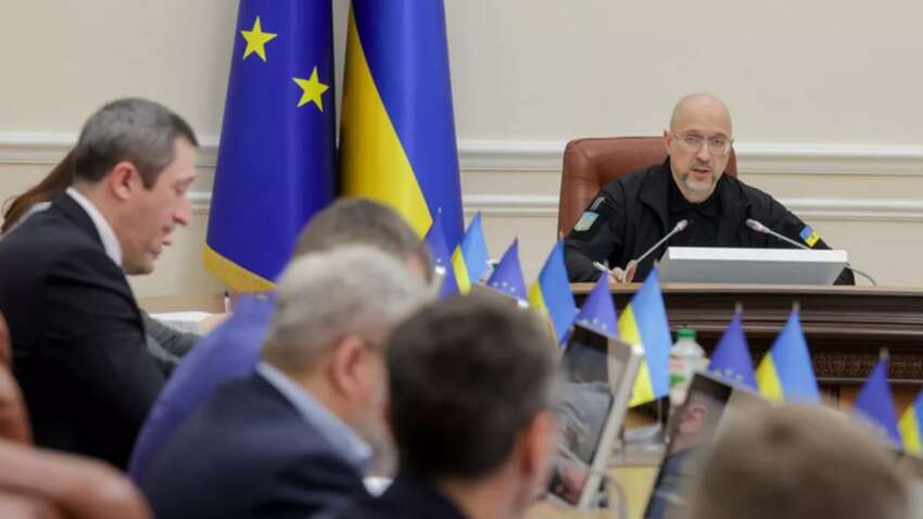 Шокуюче “доручення Шмигаля”: що відомо про підготовку Кабміну до "переїзду" у західні області Шокуюче “доручення Шмигаля”: що відомо про підготовку Кабміну до "переїзду" у західні області