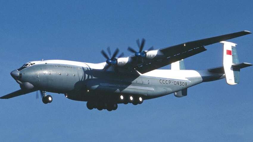 У Росії впав літак Ан-22 з екіпажем: що відомо У Росії впав літак Ан-22 з екіпажем: що відомо