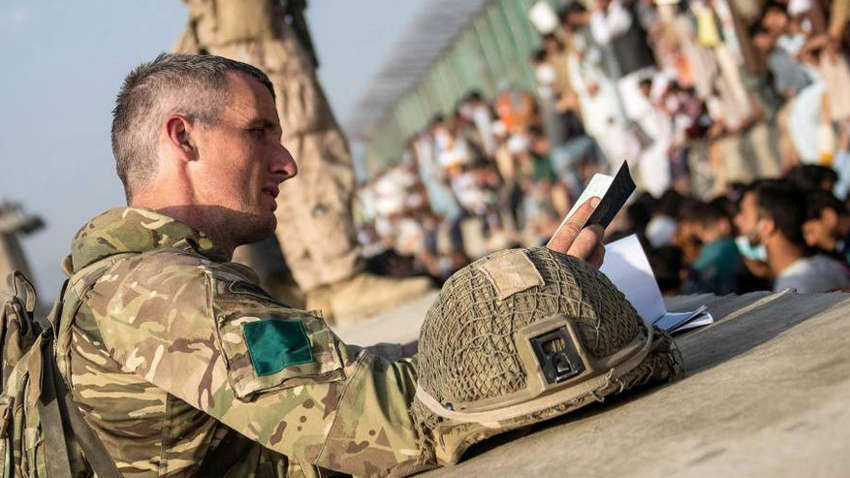 Великобритания завершила эвакуацию граждан из Афганистана