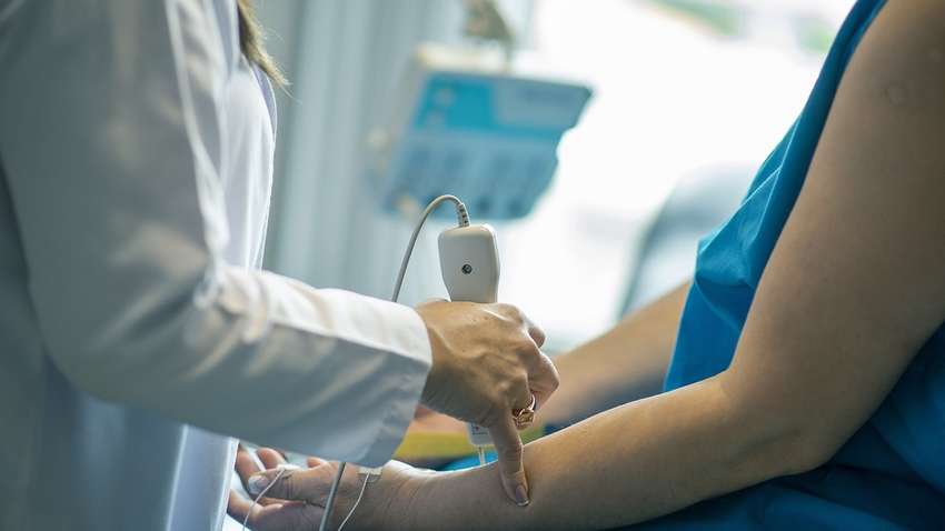 Лікарі попереджають, що куріння може призвести до ампутації