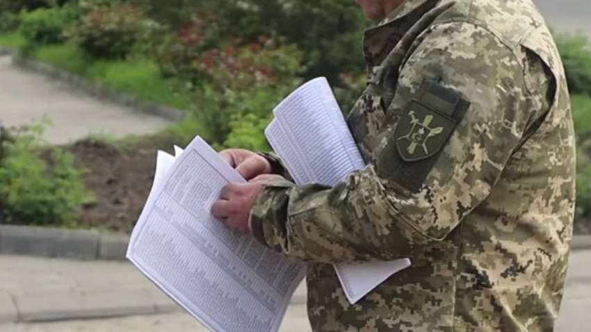 Начальник Одеського військкомату розповів про зарплати працівників ТЦК Начальник Одеського військкомату розповів про зарплати працівників ТЦК