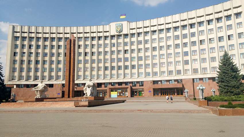 Мэр Ивано-Франковска пригрозил работникам исполкома увольнением за отказ от вакцинации