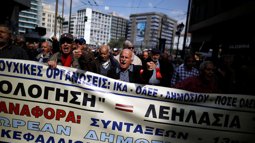 Греческие острова массово заполняют беженцы: жители объявили властям бойкот