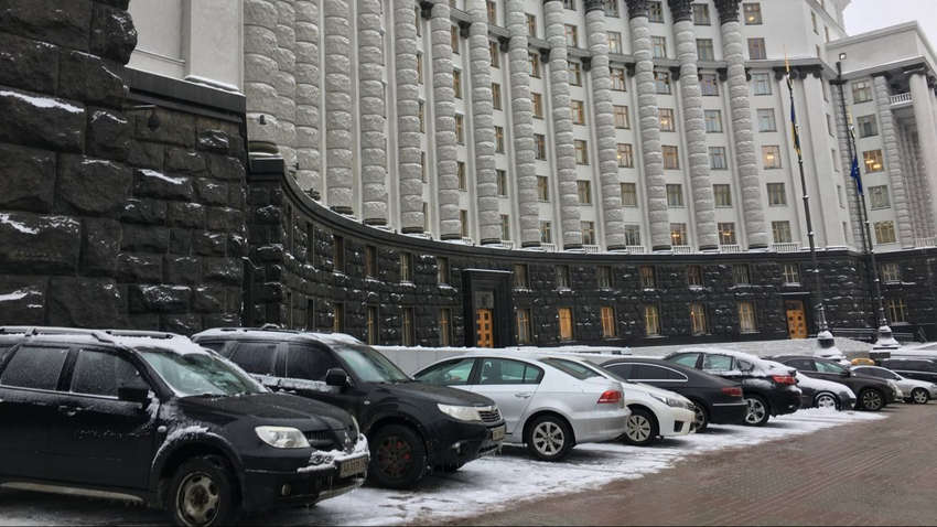 Стало відомо, яку міністри отримали зарплату за січень