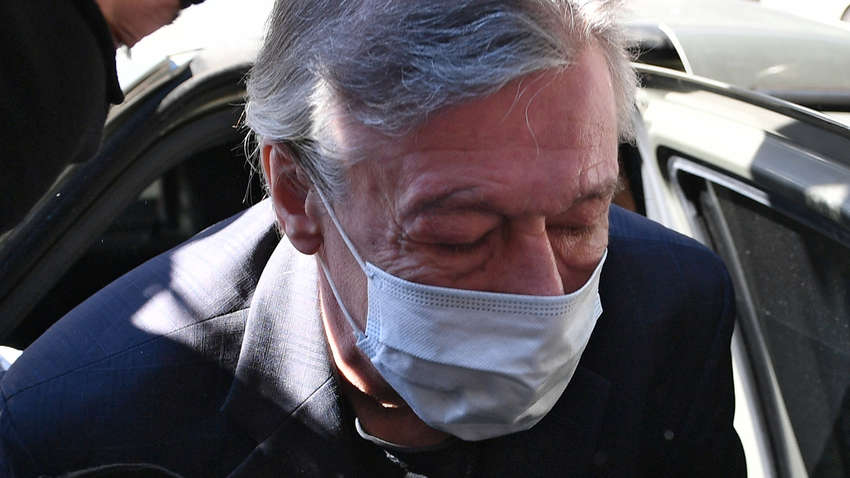 Защита Ефремова требует провести еще одну экспертизу Защита Ефремова требует провести еще одну экспертизу