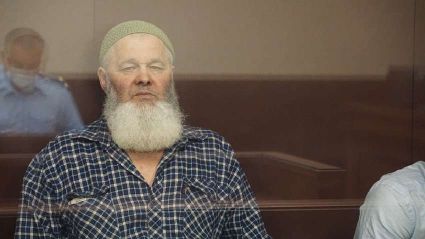 Задержанного крымского татарина насильно побрили Задержанного крымского татарина насильно побрили