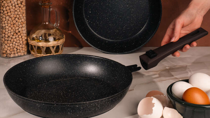 М’ясо не смажиться, а вариться: експерти пояснили, що не так зі сковорідкою