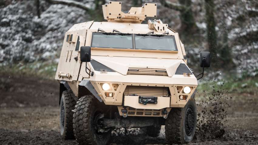 Франція оголосила, що замість України військова техніка поїде до іншої країни