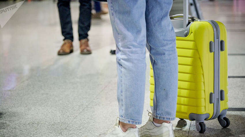 Украинцы массово бегут за рубеж