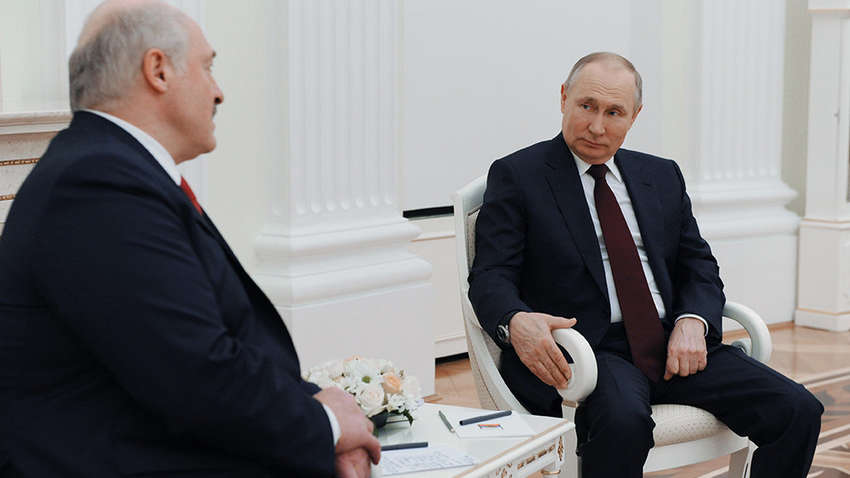 Лукашенко поскаржився Путіну на Польщу, каже, що діють із мирними людьми жорстко