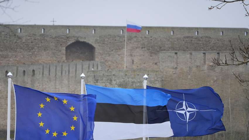 В Естонії назвали причину, чому не закриють кордон з РФ В Естонії назвали причину, чому не закриють кордон з РФ