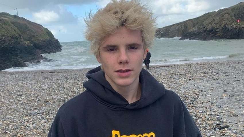 Младший сын Бекхэмов впервые показал свою девушку (ФОТО)