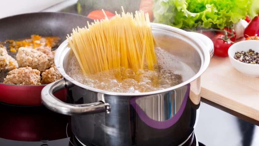 Вы всю жизнь варили макароны неправильно: 90% людей совершают эту ошибку