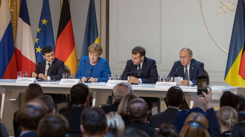 У Росії відреагували на готовність Зеленського тиснути руку Путіну сто разів, щоб повернути Крим