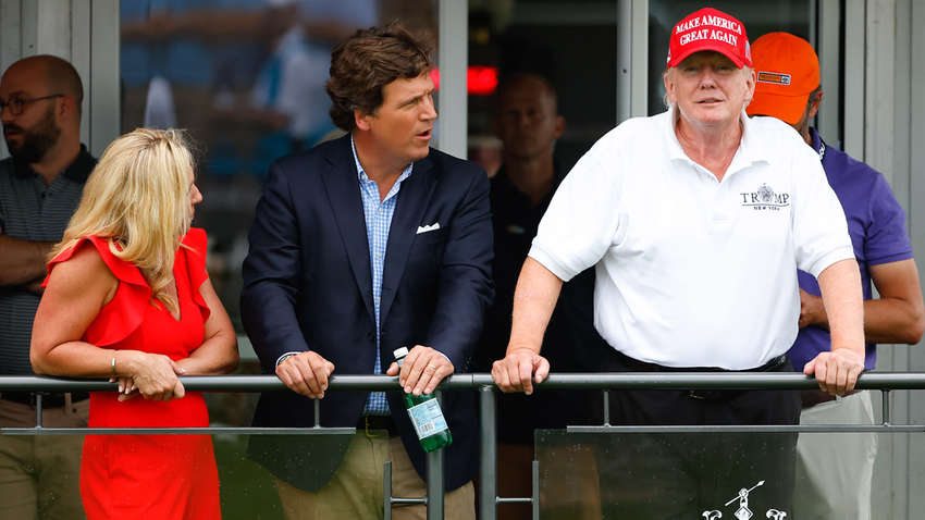 Про що говорять нові заяви оточення Трампа: чи справді це неприємний сигнал для України