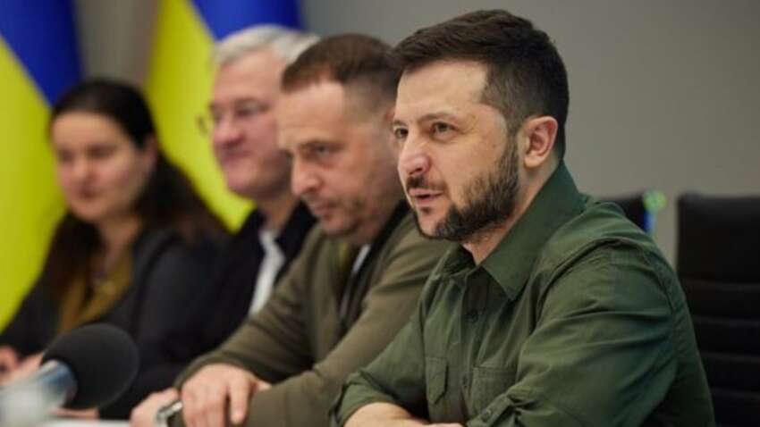 С увольнением Ермака Зеленский опаздывает на полшага: о чем идет речь С увольнением Ермака Зеленский опаздывает на полшага: о чем идет речь