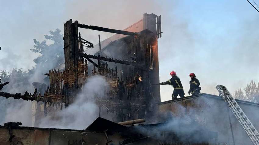 У Львові біля пам’ятника Бандери сталася масштабна пожежа: є підозра навмисних підпалів