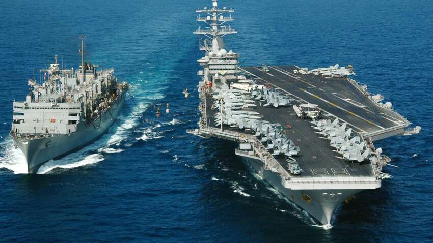США срочно перебрасывают авианосную ударную группу на Ближний Восток