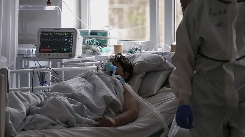 Українські медики показали фото легень, уражених коронавірусом