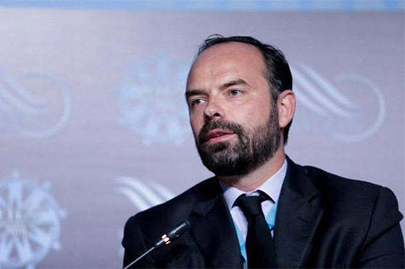 Премьер Франции: санкции против России не будут постоянно