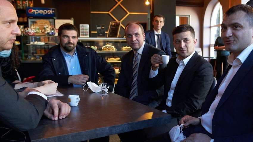 Офис президента опубликовал фото нарушения карантина Зеленским