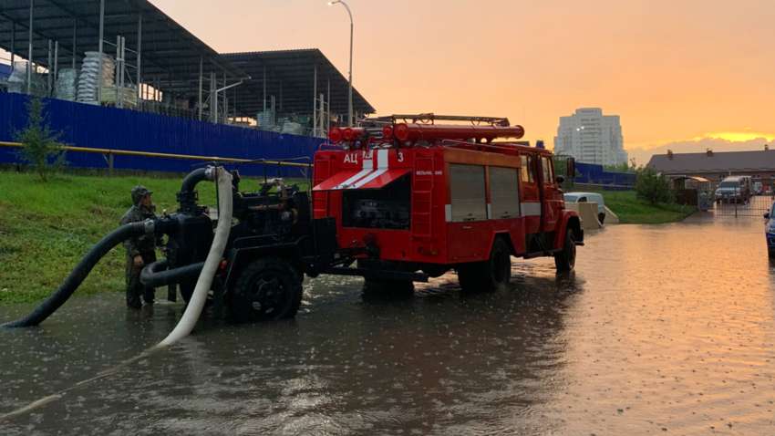 Затоплені будинки без світла і повалені дерева: в яких регіонах України нашкодив ураган Затоплені будинки без світла і повалені дерева: в яких регіонах України нашкодив ураган