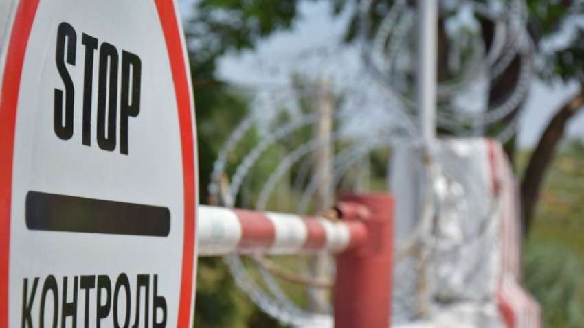 Блокирование КПВВ и взятие наблюдателей ОБСЕ в заложники: что творится в ОРДЛО