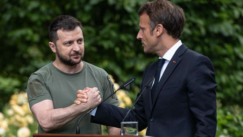 Зеленский провел разговор с Макроном: о чем договорились Зеленский провел разговор с Макроном: о чем договорились