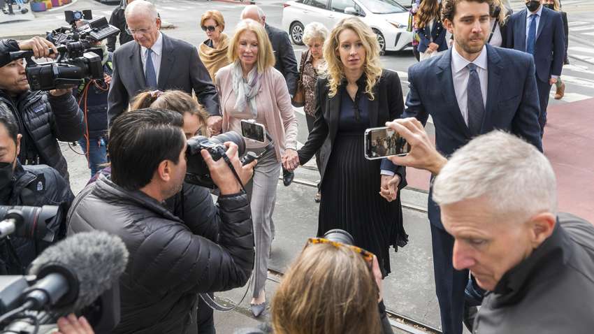 Суд виніс вирок в одному з найбільших технологічних шахрайств в історії людства Суд виніс вирок в одному з найбільших технологічних шахрайств в історії людства