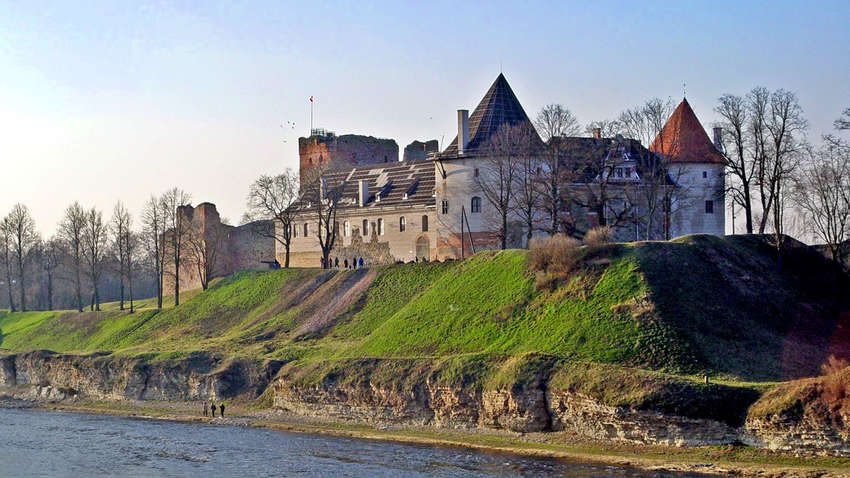 Сьогодні відкриють свої кордони три європейські країни