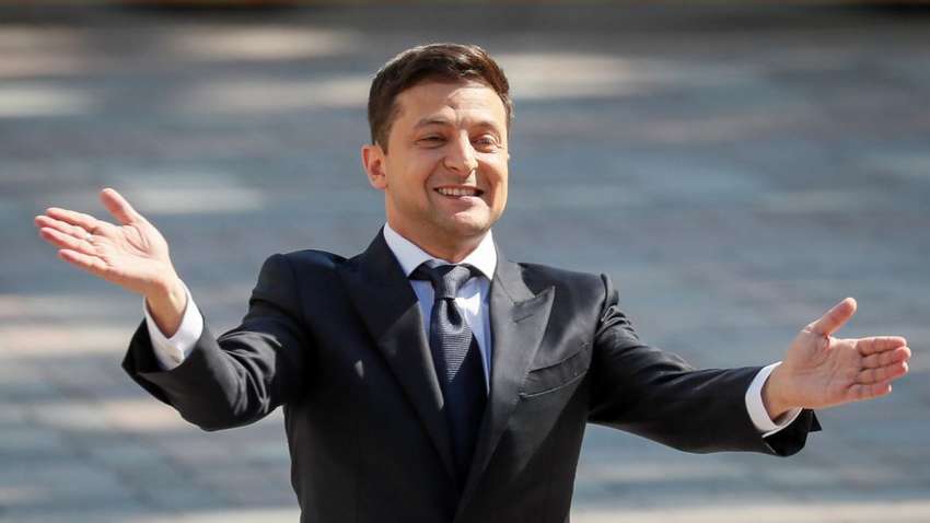 Зеленский улетает за границу