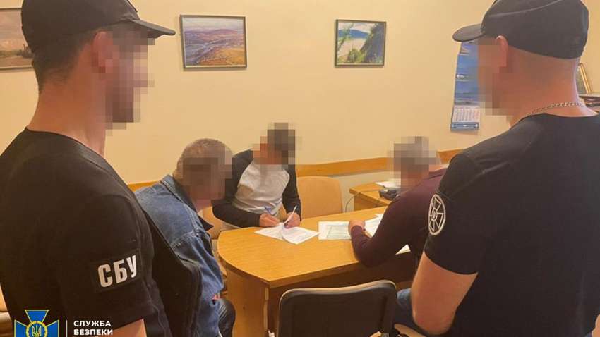 Закарпатский чиновник разворовал природных ресурсов на 56 млн гривен Закарпатский чиновник разворовал природных ресурсов на 56 млн гривен