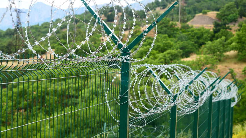 Поставить вопрос ребром: эксперты рассказали, в каком случае Россия может оставить Донбасс и Крым