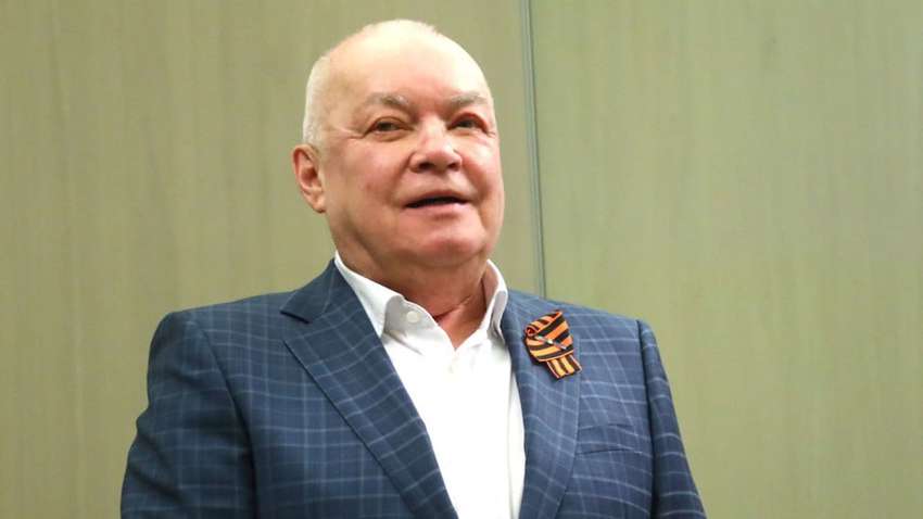 Розсмішили самих себе. РПЦ нагородила відомого пропагандиста за "об'єктивність"