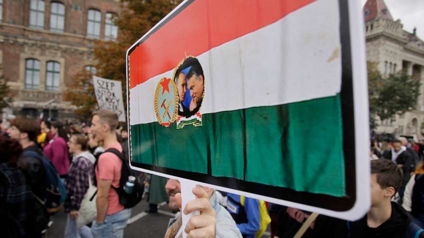 Парламент Угорщини прийняв суперечливий «закон про помсту»