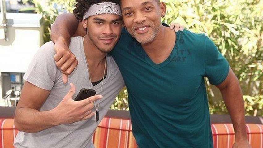 Уилл Смит показал пародию на «Матрицу», снятую вместе с сыном