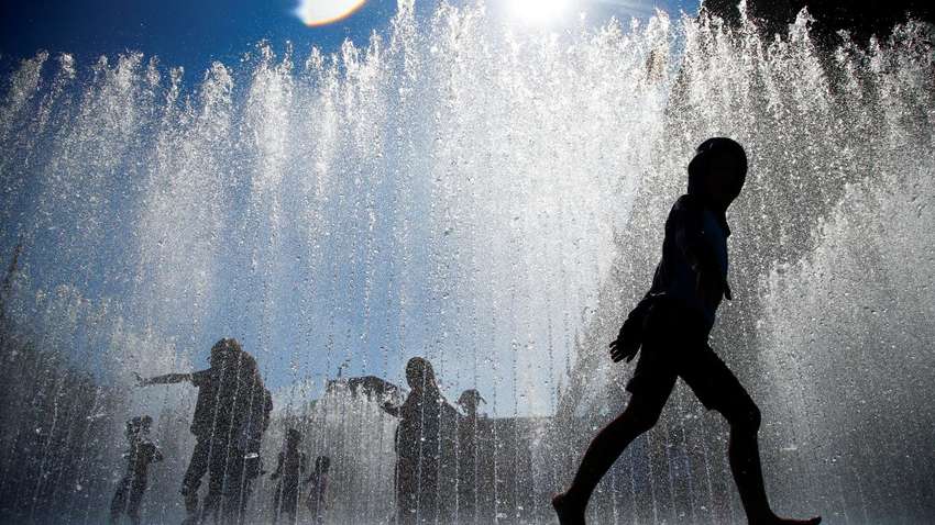 Синоптики обіцяють, що спека в Україні скоро припиниться
