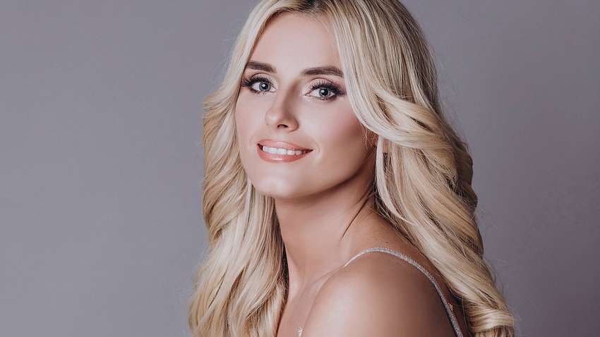 «Удар був великої сили»: українська співачка потрапила в ДТП