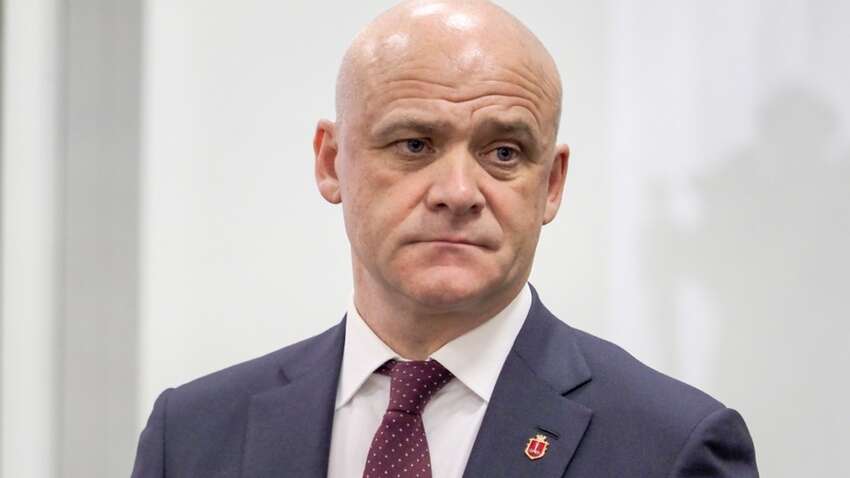 Мэр Одессы в футболке за почти 3 минимальные зарплаты: какой бренд выбирает Труханов Мэр Одессы в футболке за почти 3 минимальные зарплаты: какой бренд выбирает Труханов