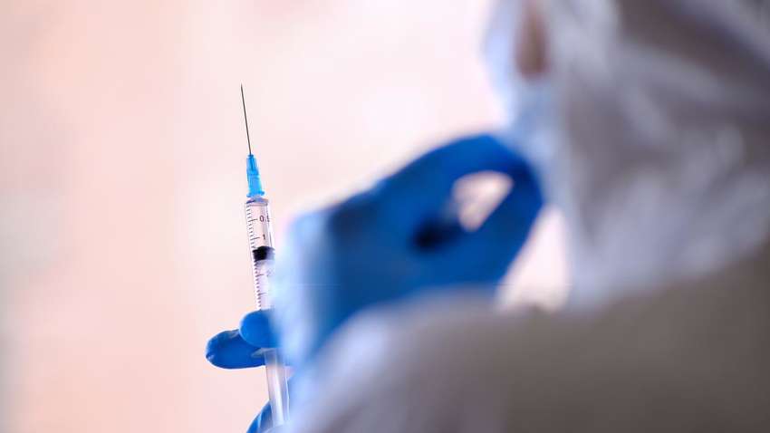 В Украине после вакцинации от COVID-19 умер мужчина  В Украине после вакцинации от COVID-19 умер мужчина